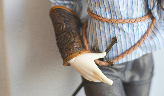 Lost Post: Bracers for Llin